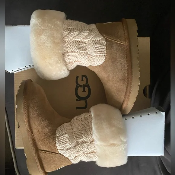 UGG JUNIPER GENUINE SHEARLING KNIT SHAFT BOOTS- TODDLER - Picture 4 of 6